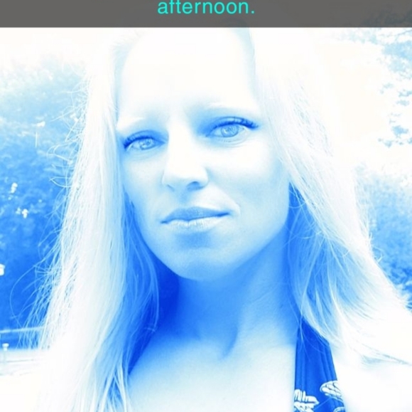 Meet your Posher, Lisa - Picture 1 of 1